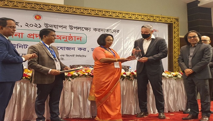 গ্রামীণফোনকে পুরস্কৃত করলো এলটিইউ-ভ্যাট