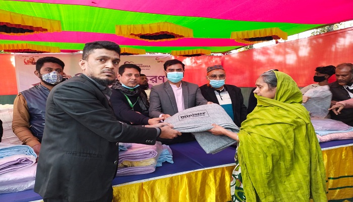 চুয়াডাঙ্গায় মিনিস্টার গ্রুপের শীতবস্ত্র বিতরণ
