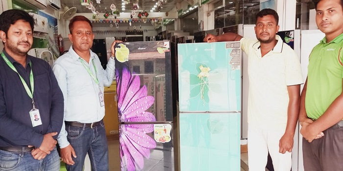 ঈদ সালামি অফারে মিনিস্টারের ফ্রিজ উপহার পেলেন মনজুরুল
