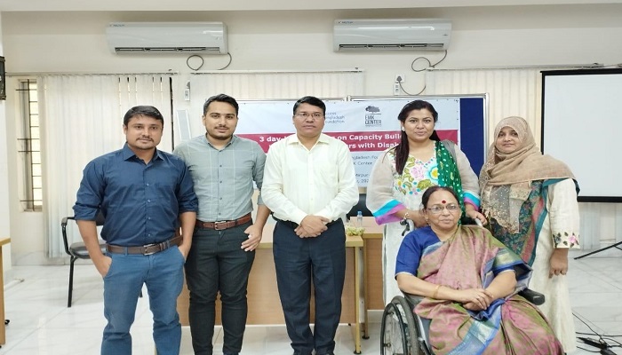 ভিন্নভাবে সক্ষম নারীদের প্রশিক্ষণ কর্মসূচিতে দারাজ