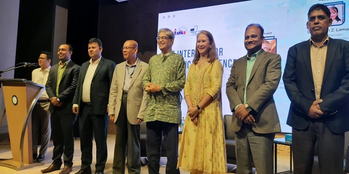 আইএসপিএবি’র আয়োজনে এআইইউবি বিশ্ববিদ্যালয়ে অনুষ্ঠিত হলো সেফ ইন্টারনেট উপর সচেতনতা