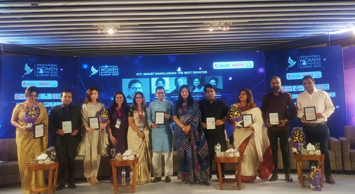 পৃথিবীর শ্রেষ্ঠ শিক্ষক এবং অর্থনীতিবিদ হলেন মা: পলক