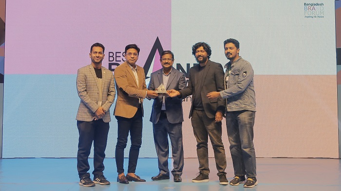 ৯ম বারের মতো ‘বেস্ট ব্র্যান্ড অ্যাওয়ার্ড’ পেলো ওয়ালটন রেফ্রিজারেটর