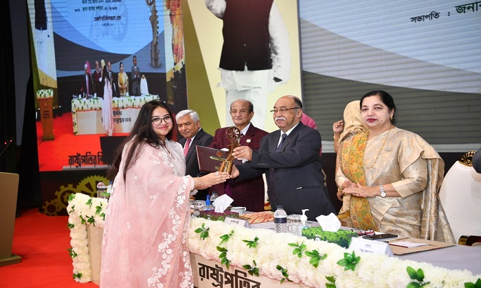 রাষ্ট্রপতির শিল্প উন্নয়ন পুরস্কার ২০২০ পেয়েছে তথ্যপ্রযুক্তি প্রতিষ্ঠান সার্ভিস ইঞ্জিন