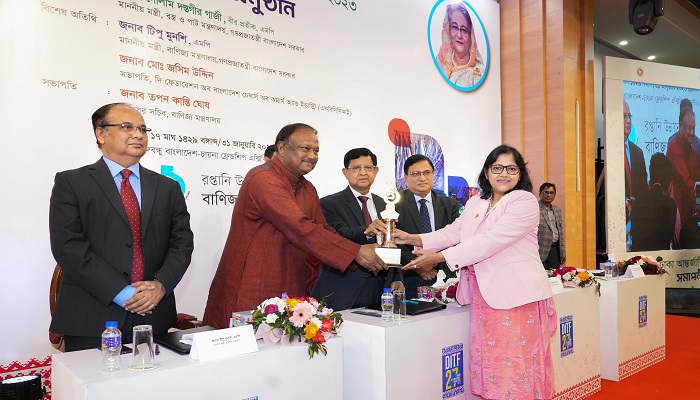 বাণিজ্য মেলায় সেরা ইনোভেশন ও সেরা স্টলের পুরস্কার পেলো ওয়ালটন
