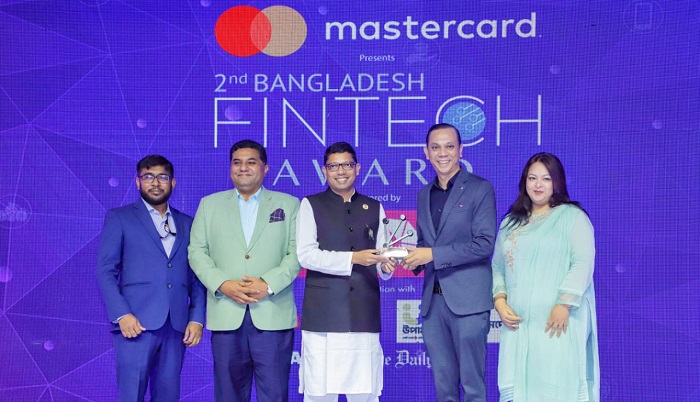 ফিনটেক অ্যাওয়ার্ড ২০২৩-এ পুরস্কার জিতে নিলো ‘আইপিডিসি ইজি’