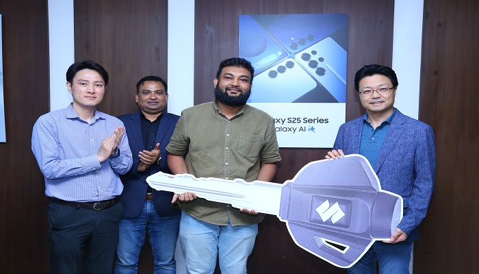 মোটরবাইক পেলো স্যামসাং-এর 'দ্য গ্র্যান্ড ইনভাইট' ক্যাম্পেইনের বিজয়ীরা